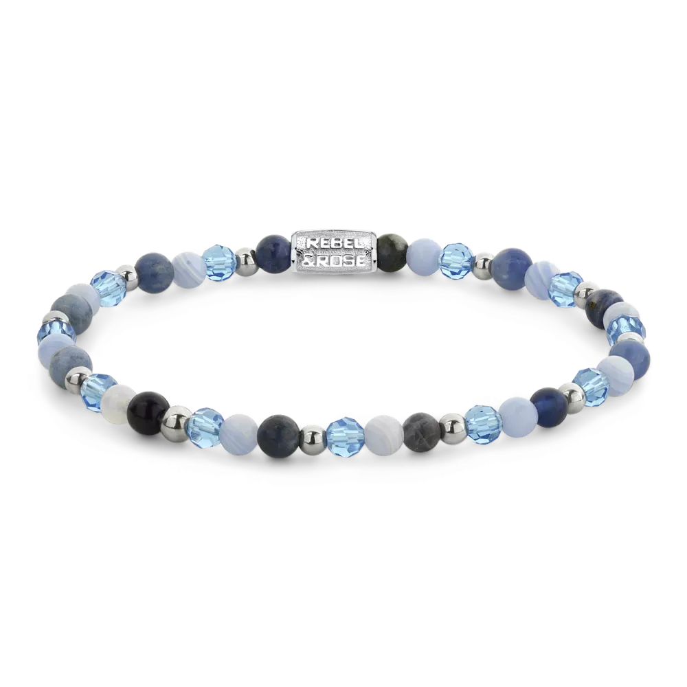 Pulsera de piedras en tonos azules y grises con detalles plateados.