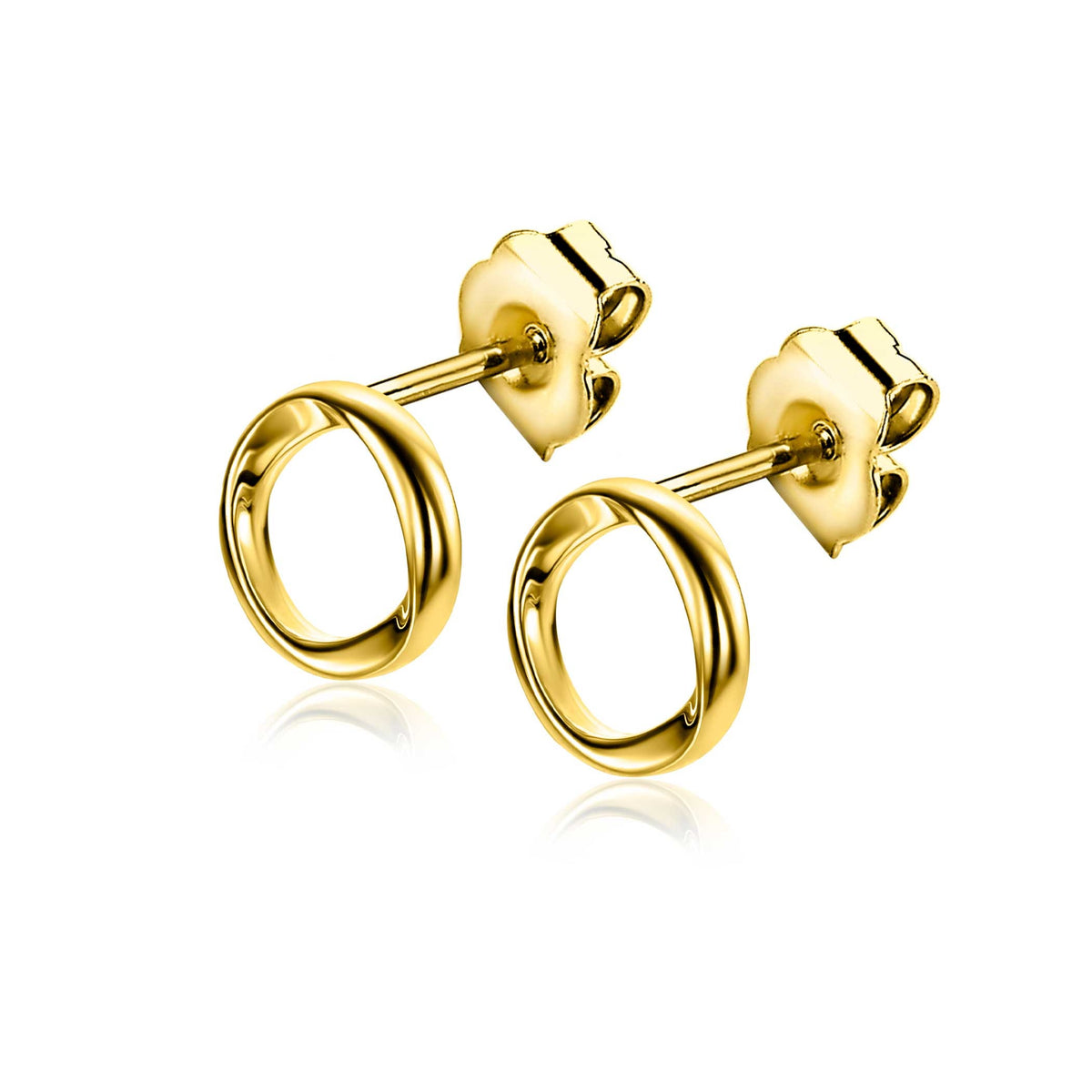Pendientes de aro dorados con cierre de mariposa y diseño sencillo.