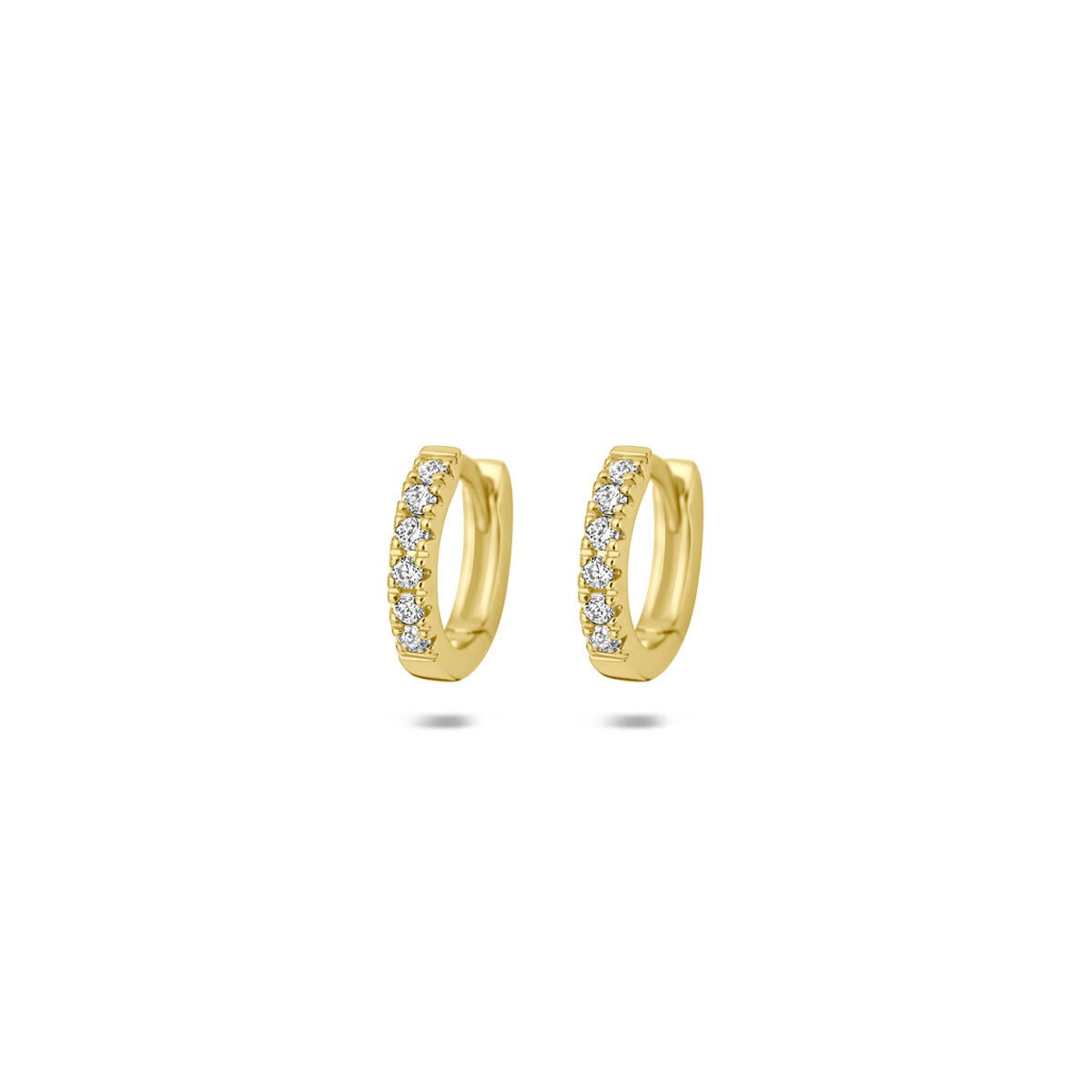 Pendientes de aro de oro amarillo de 14k con diamantes cultivados en laboratorio.
