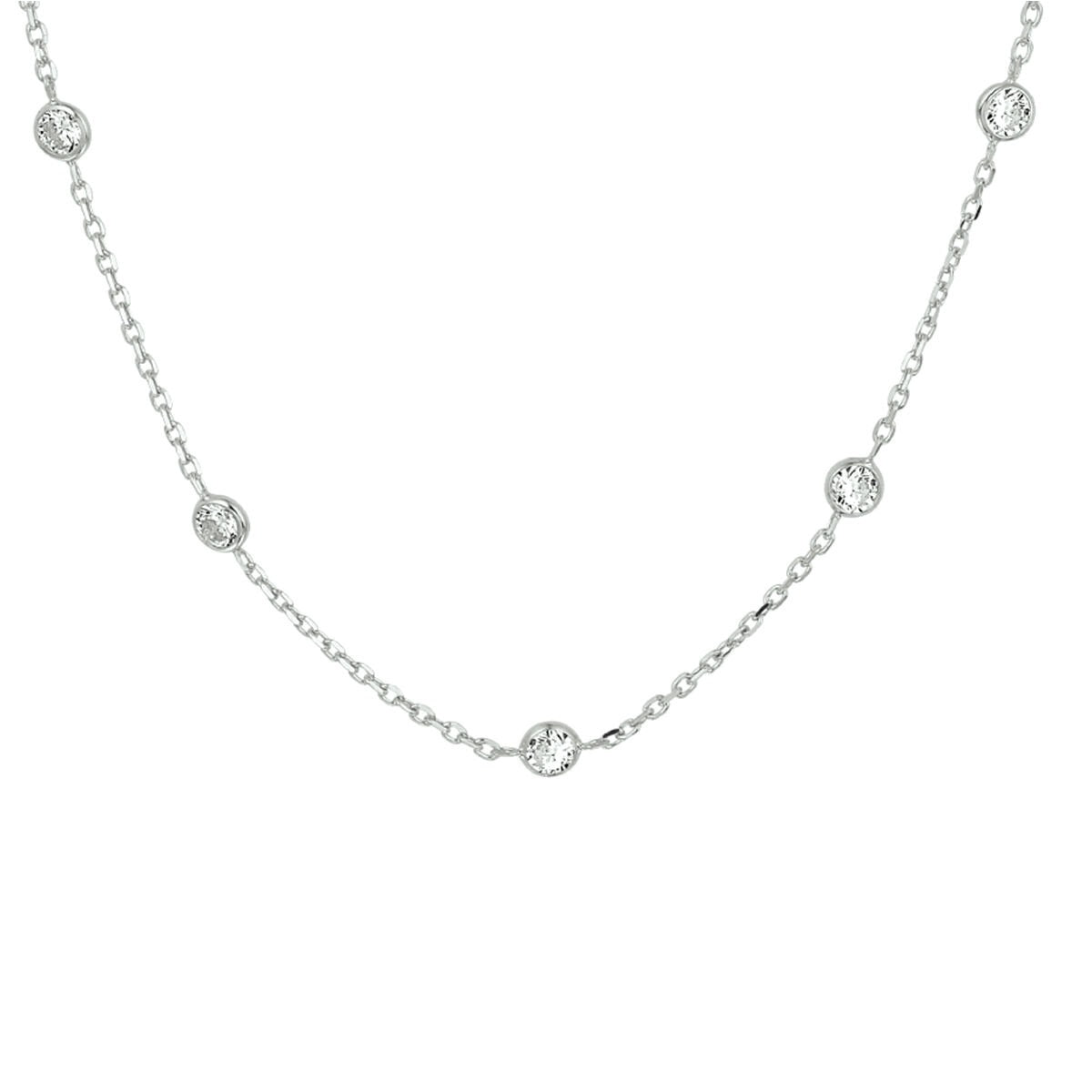 Collar de ancla de plata rodiada 925 con circonitas, con eslabones delicados y detalles brillantes.