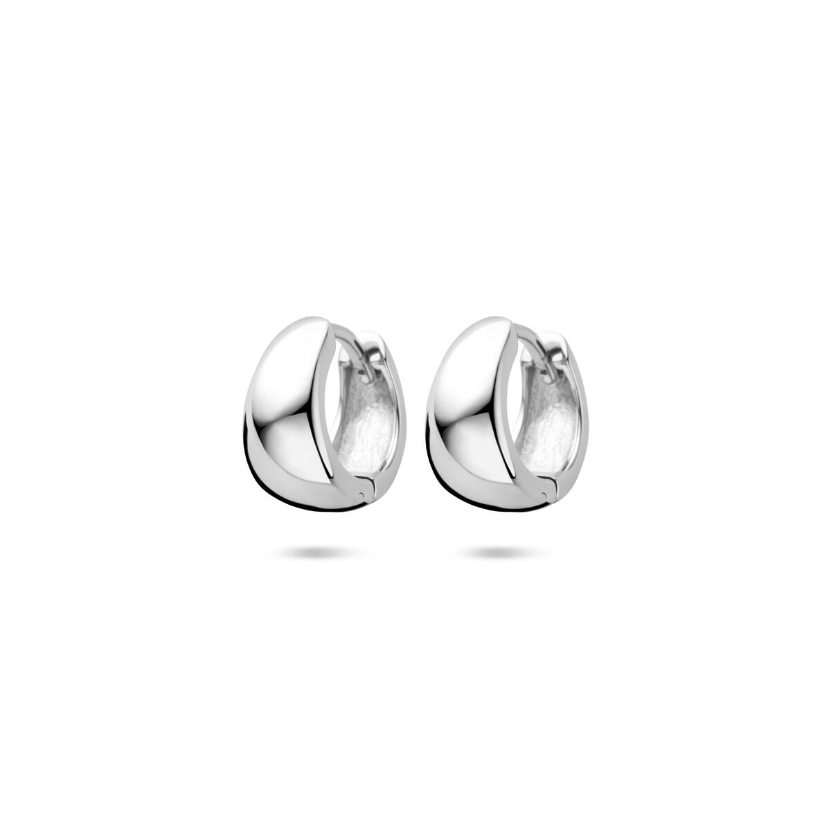 Pendientes de aro de plata rodiada de 11 mm con un diseño moderno y pulido.