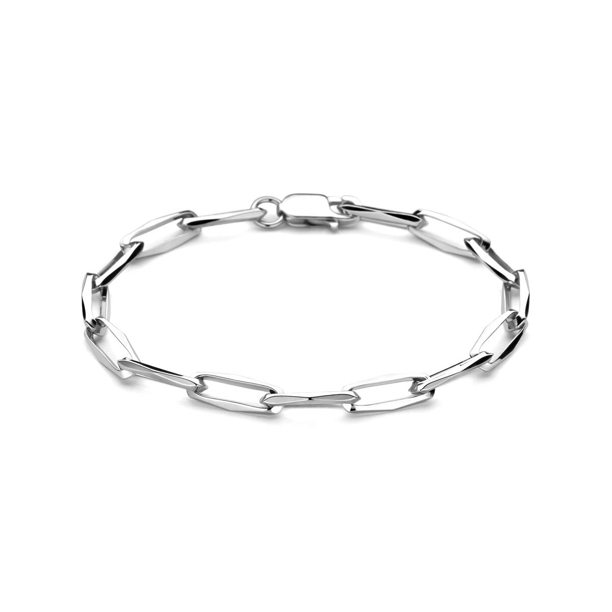 Pulsera de plata con eslabones cerrados de 5.5 mm.