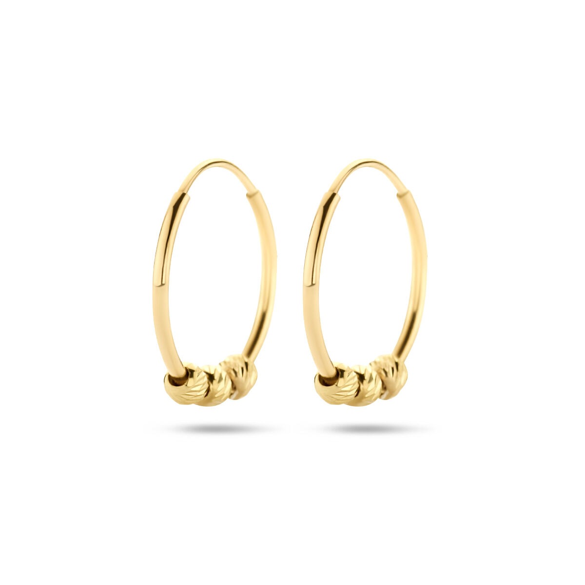 Aros dorados de 14k con bolitas, diámetro de 11 mm.