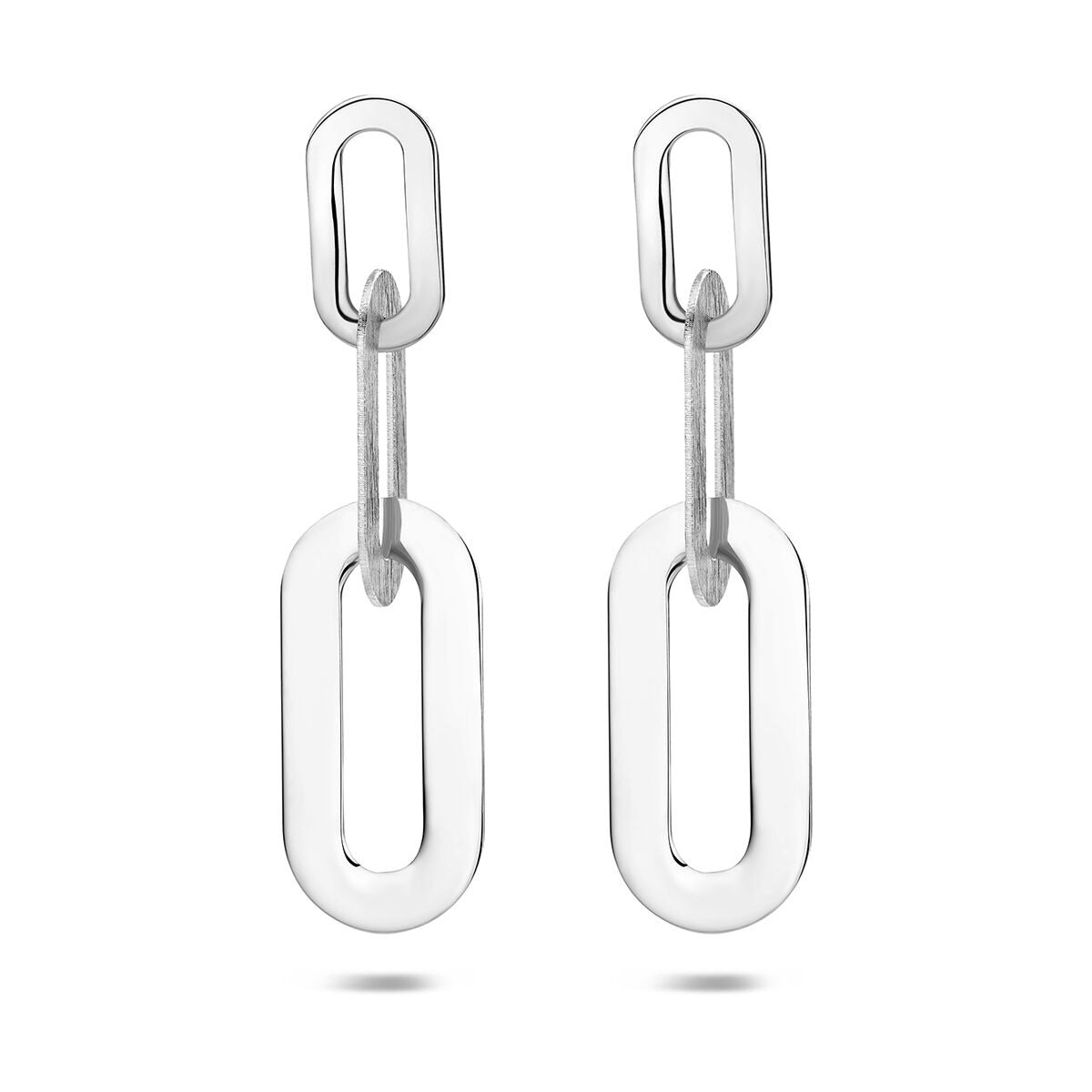 Pendientes largos de plata 925 con acabado en rodio, en forma de eslabones alargados.