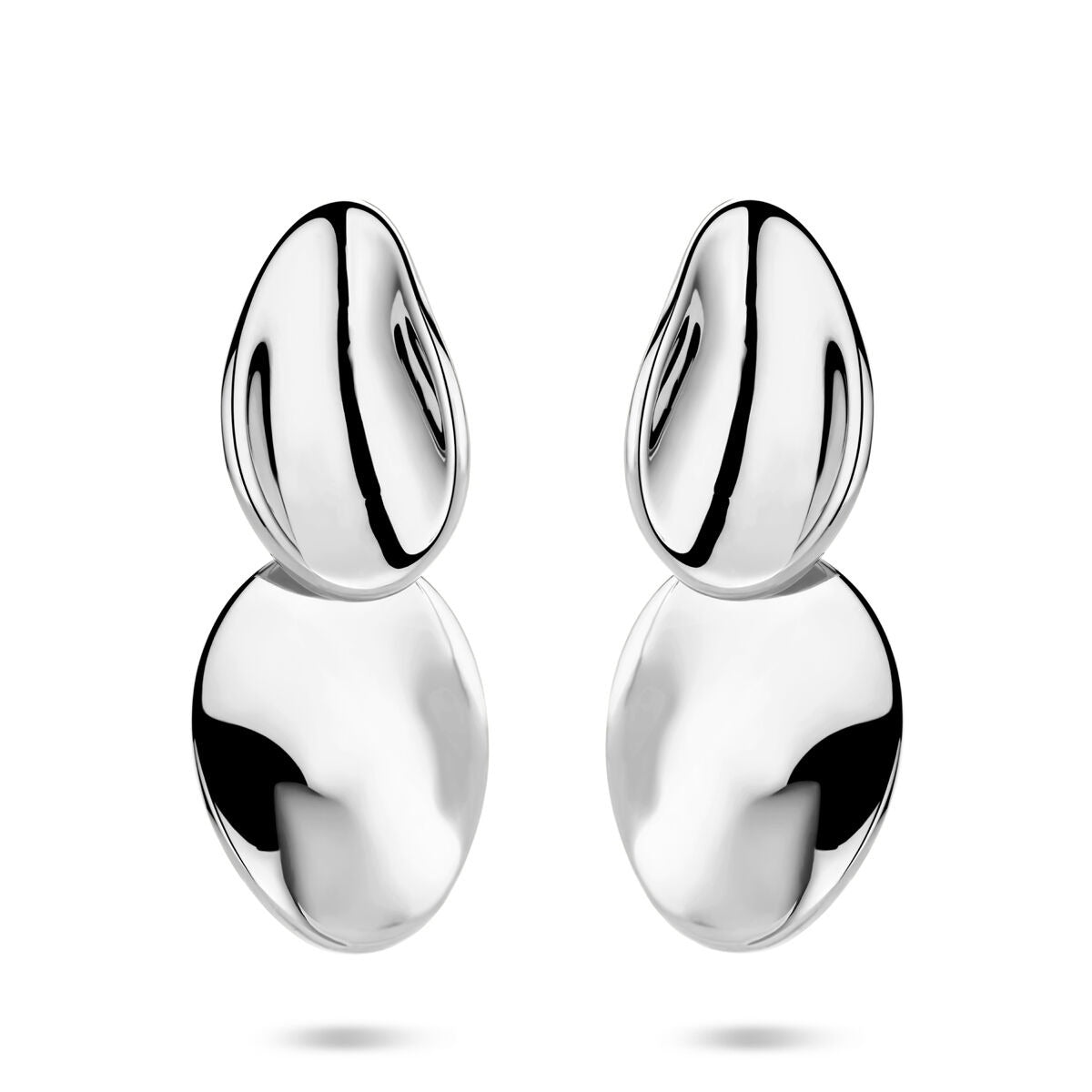 Pendientes largos de plata rodiada de 32 mm con un diseño ovalado y pulido.