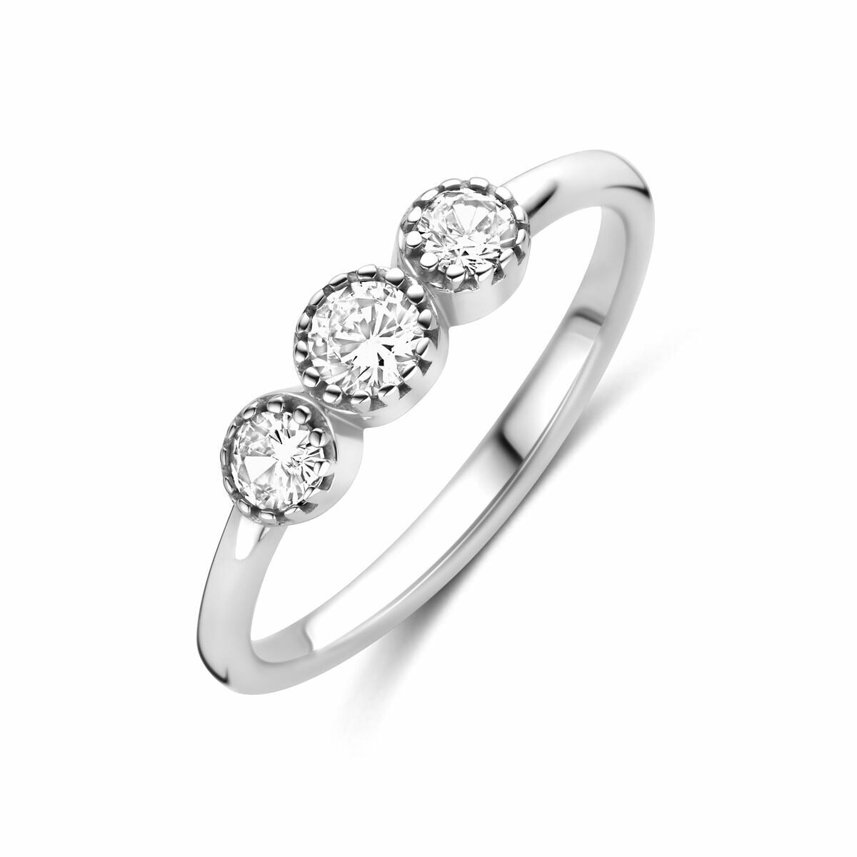 Zilveren damesring van gerhodineerd 925 zilver met drie ronde zirkonia's in een strakke setting.