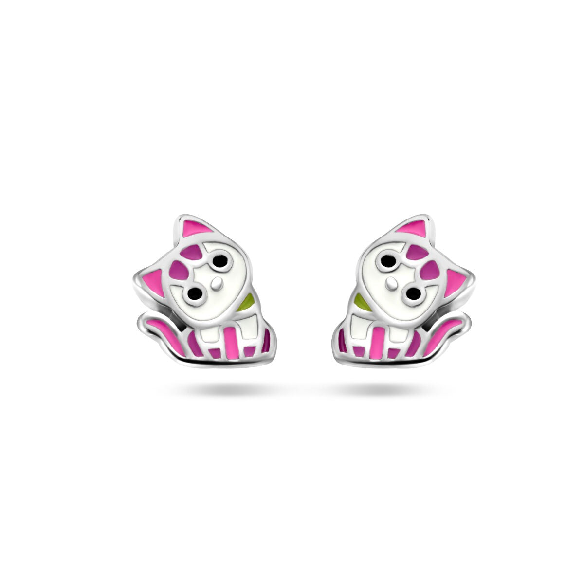 Pendientes de primera puesta de plata rodiada con diseño de gato y esmalte de colores.