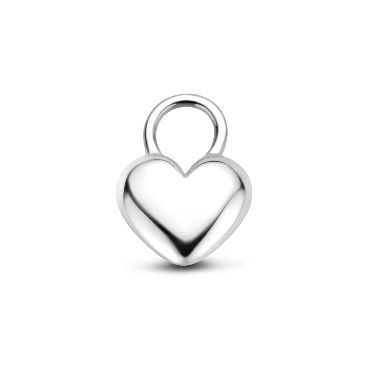 Colgante en forma de corazón de plata rodiada, con acabado brillante y contornos suaves.