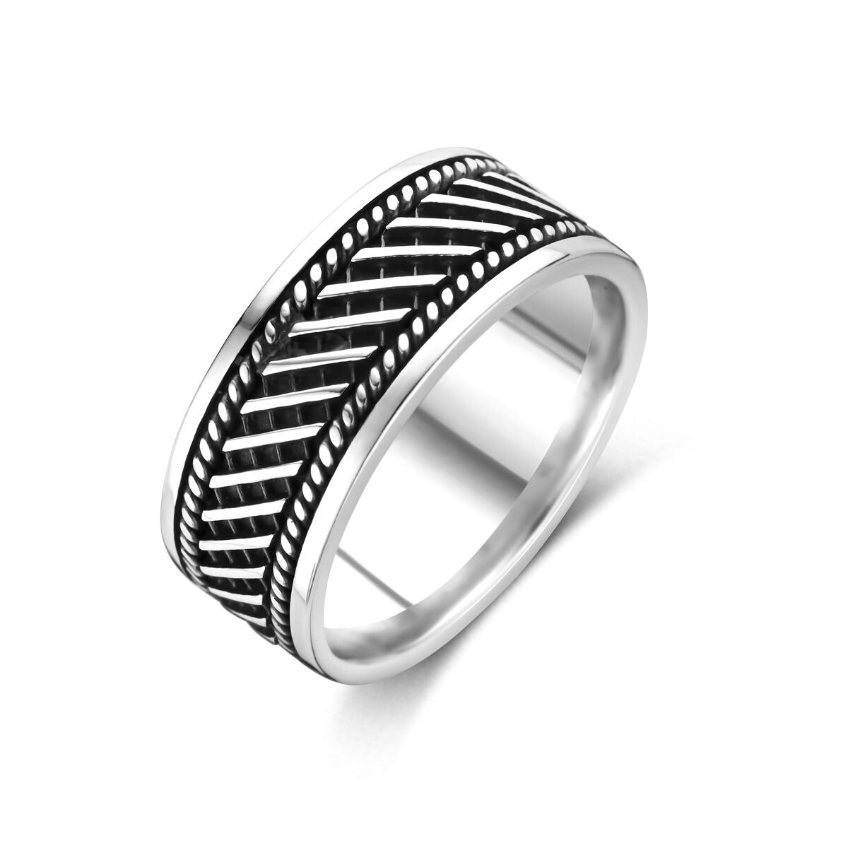 Anillo de hombre plateado oxidado de 10 mm de ancho con diseño trenzado.