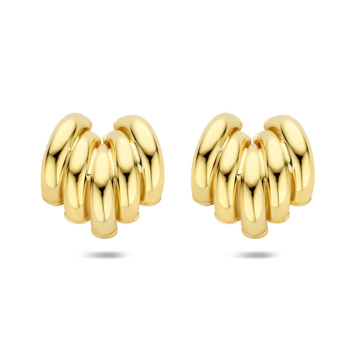Pendientes de aro de oro amarillo de 14k con diseño ondulado y brillante.