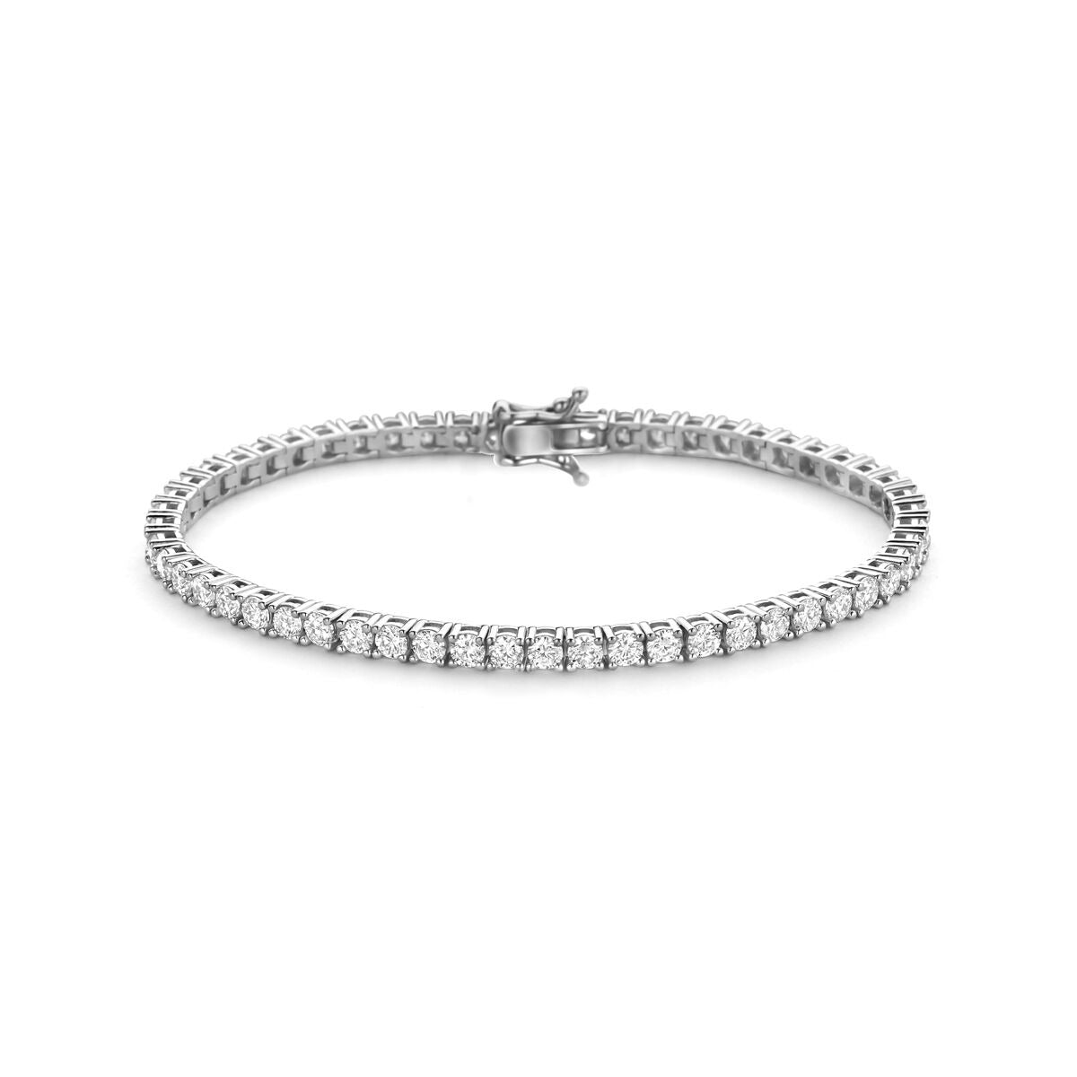 Pulsera de tenis de plata con circonitas, acabado en rodio y diseño elegante.