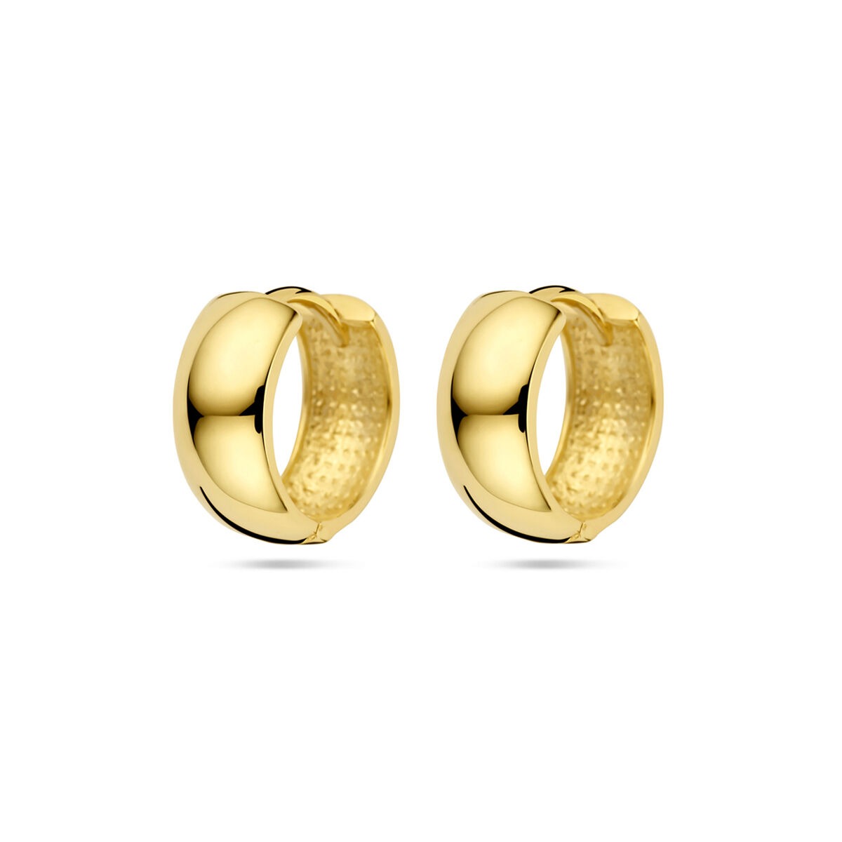 Pendientes de aro en oro amarillo de 9 quilates, con un acabado pulido y un diseño ancho de 13 x 5.5 mm.
