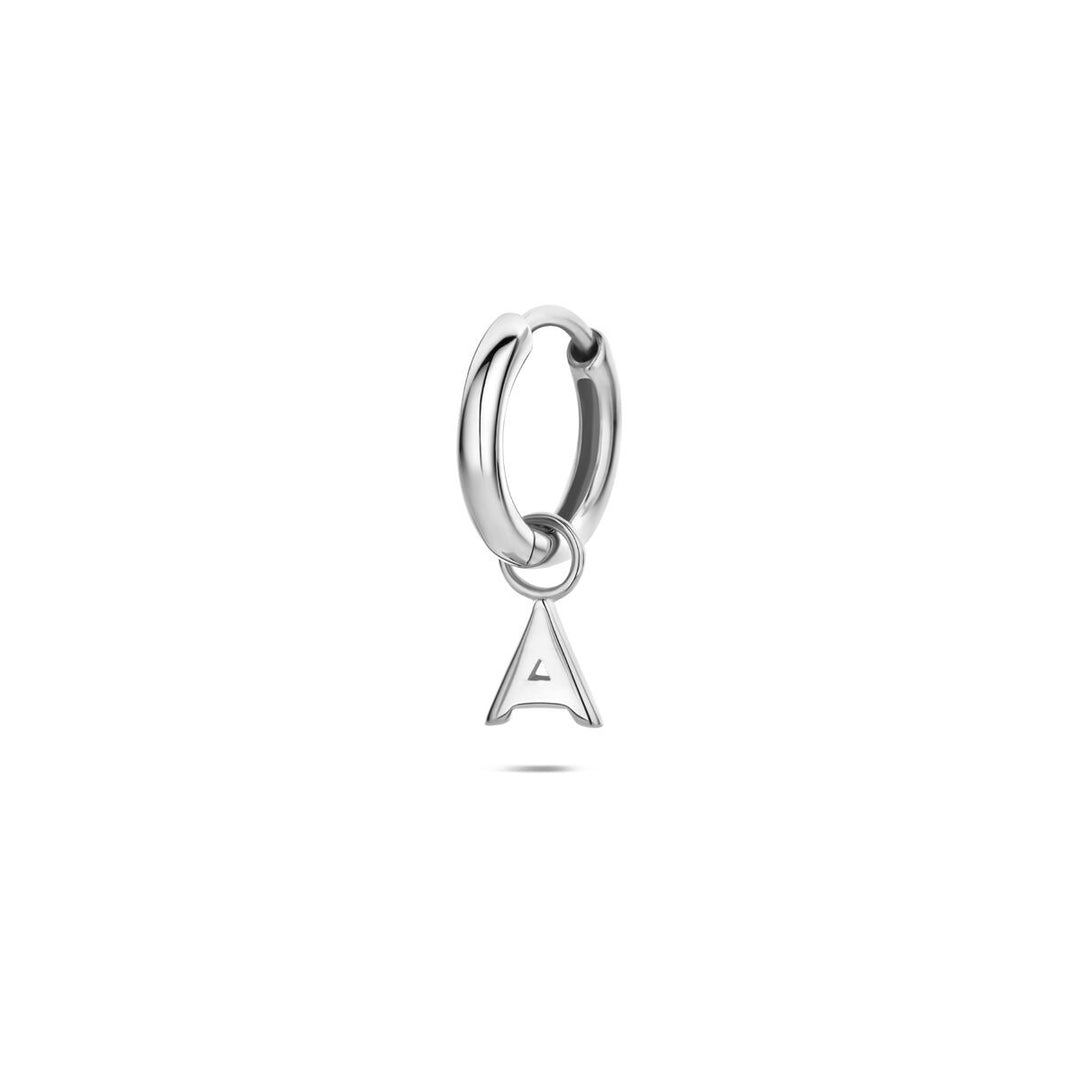 Zilveren oorring met letter – gerhodineerd 925 zilver (per stuk)