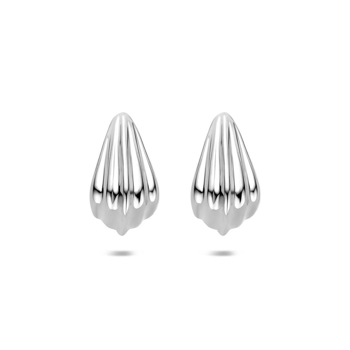 Pendientes de aro de plata, con acabado en rodio y diseño acanalado en forma de gota.
