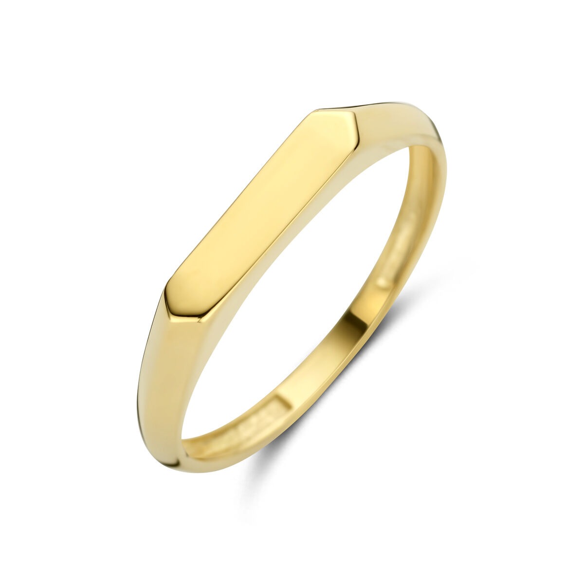 Anillo de dama en oro amarillo de 14k con banda de 7 mm de ancho y diseño geométrico.