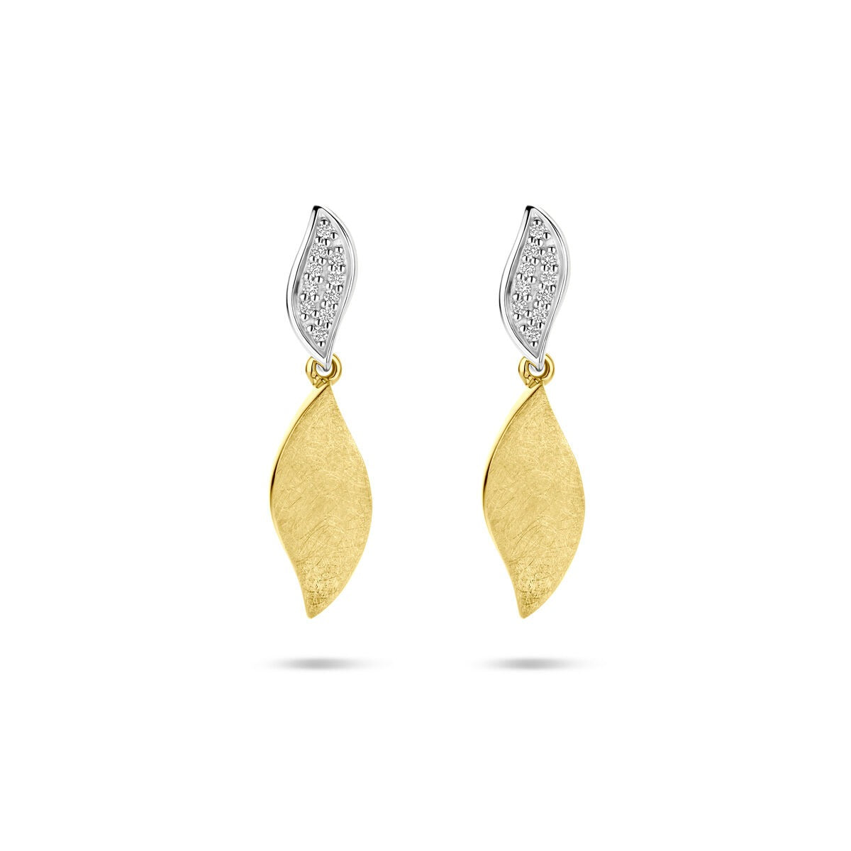 Pendientes largos bicolor de oro amarillo y blanco con acabado mate, decorados con diamantes de 0.06 ct.