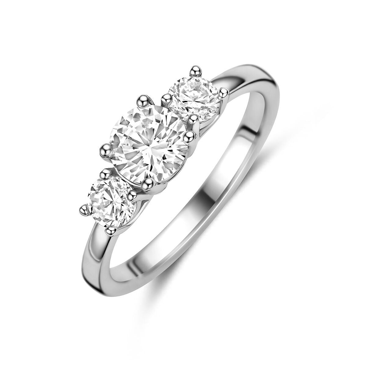 Anillo de plata 925 rodiada con tres circonitas brillantes.