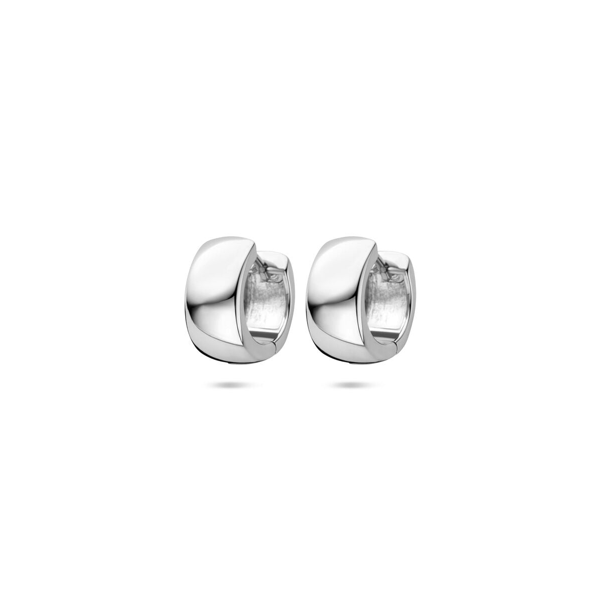 Pendientes de aro de plata, rhodium, con un diseño curvado, de 10,5 x 6 mm.