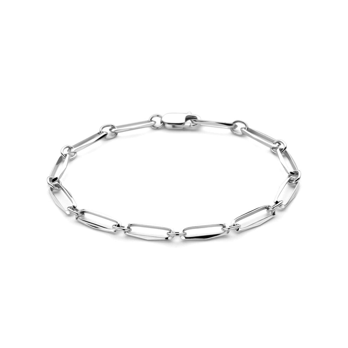 Pulsera de plata de 4.5 mm con eslabones cerrados y acabado en rodio.
