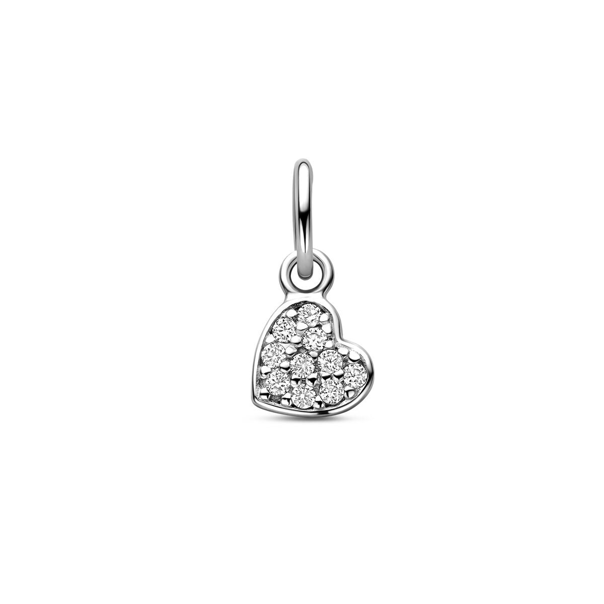 Colgante en forma de corazón plateado de 12 mm con zircónias brillantes.