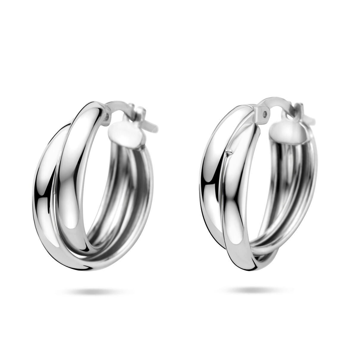 Pendientes de aro de plata rhodium, con un diseño entrelazado, de 19.5x6.5 mm.