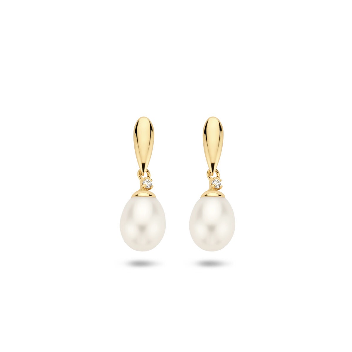 Pendientes largos de oro amarillo de 9k con perla de agua dulce y circonitas.