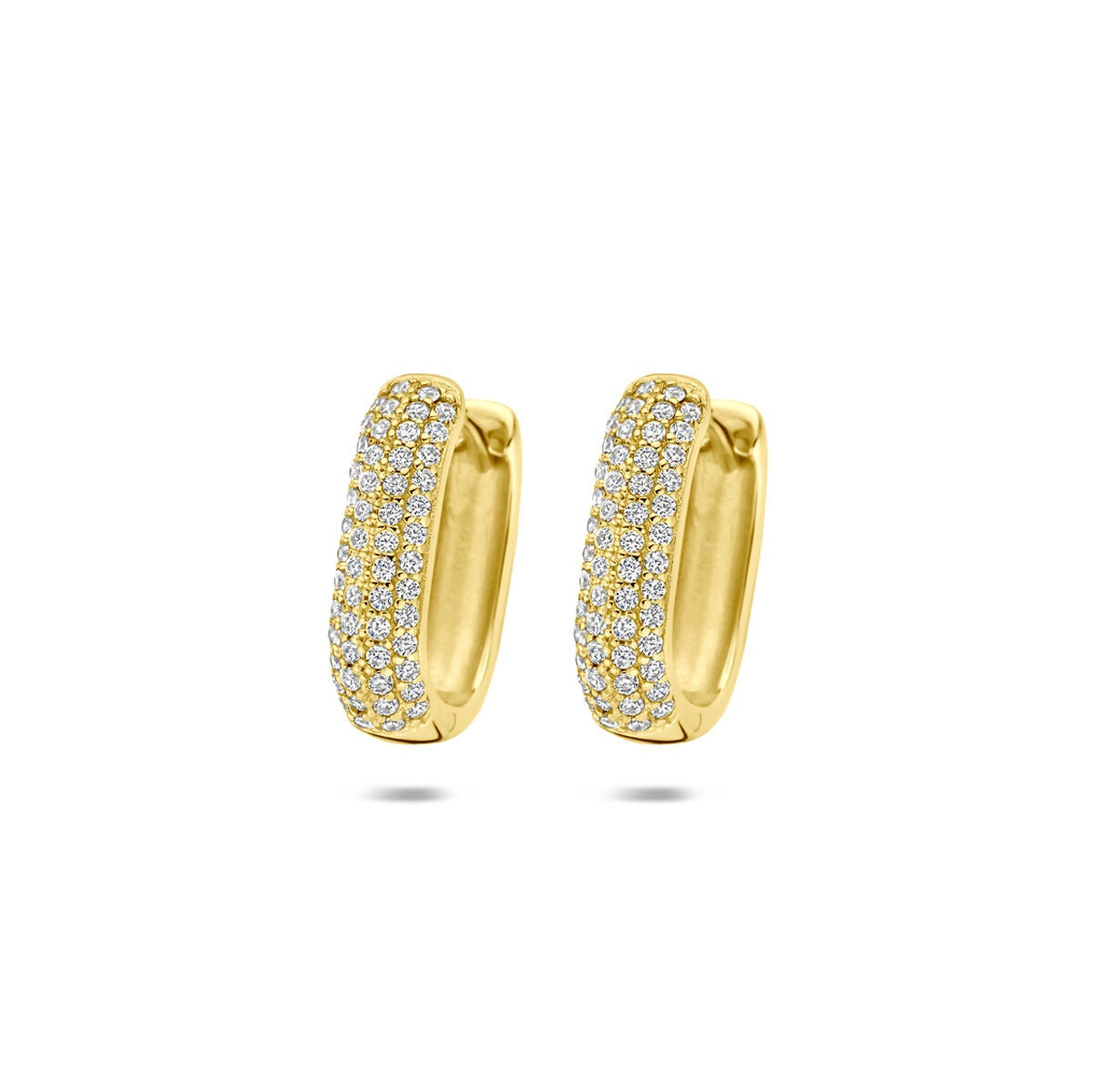 Aros de plata 925 bañados en oro con zirconias brillantes en la parte frontal.