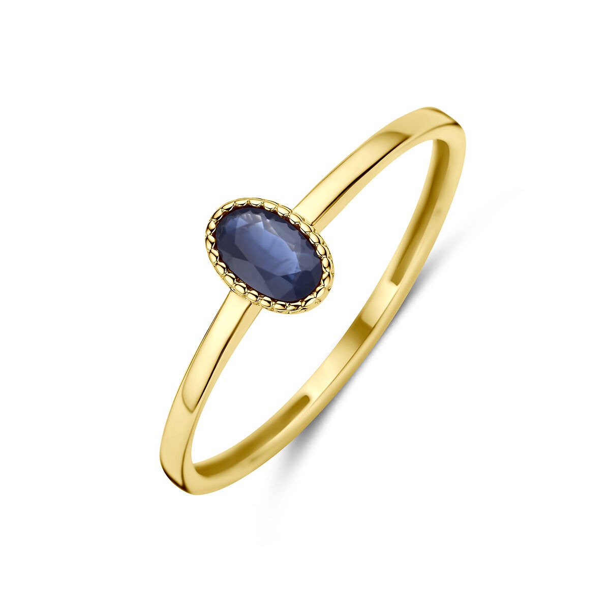 Anillo de oro amarillo de 9 quilates con un zafiro ovalado en el centro.