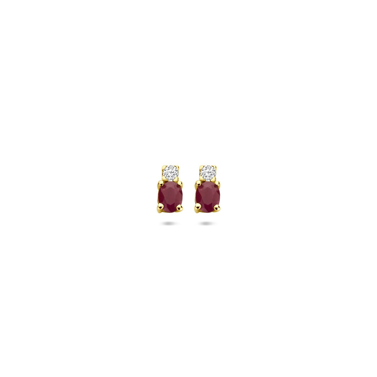 Pendientes de oro amarillo de 14k con rubí y circonitas, de 6 x 3 mm.