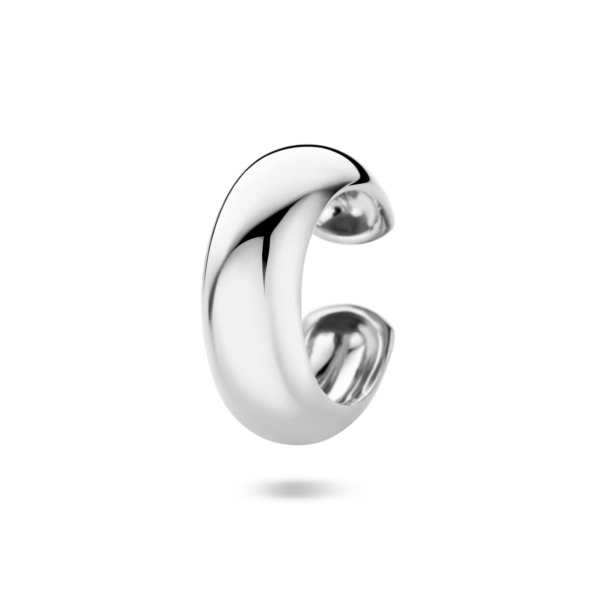 Ear cuff de plata rhodiada en forma curva y pulida, con acabado brillante.