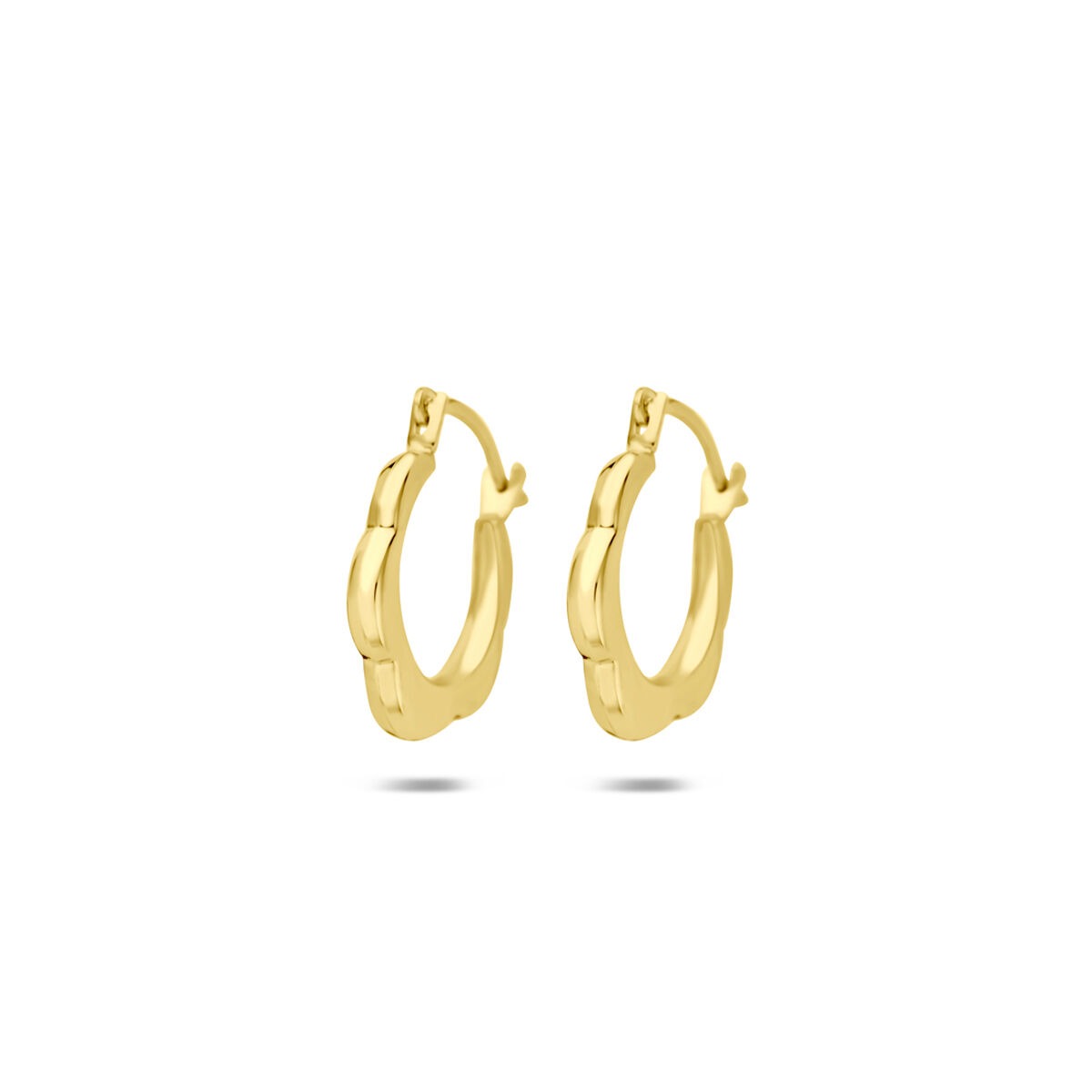 Pendientes de aro de oro amarillo de 9 quilates con un diseño suave y brillante.