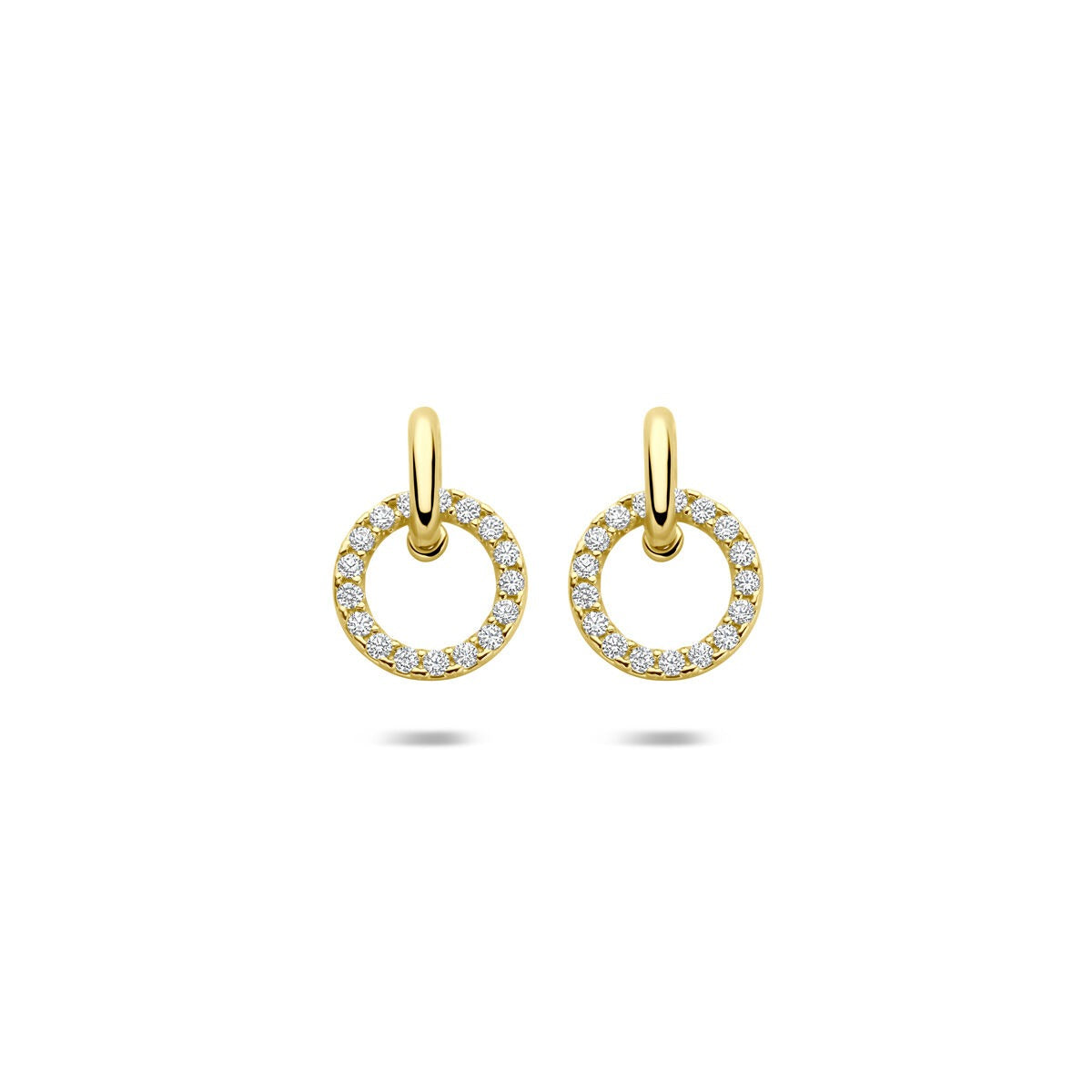 Pendientes largos de oro de 14k con zircón, con un diseño de pavé en forma de anillo.