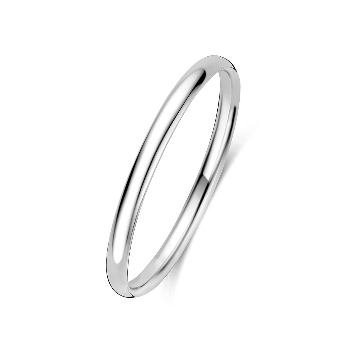 Brazalete de plata 925 rodiada, de forma delgada y lisa, con acabado brillante.