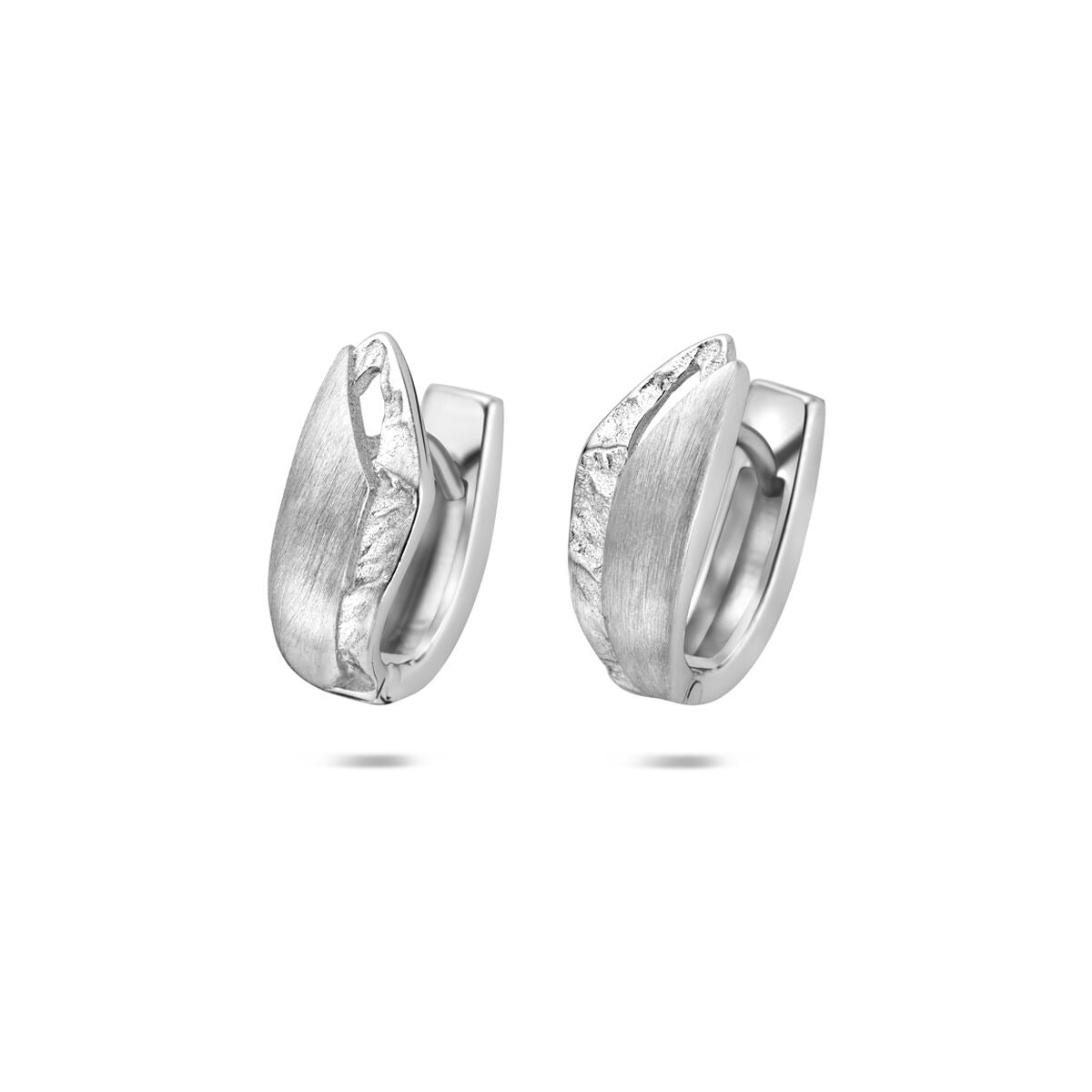Pendientes de aro de plata 925 con acabado pulido y mate.