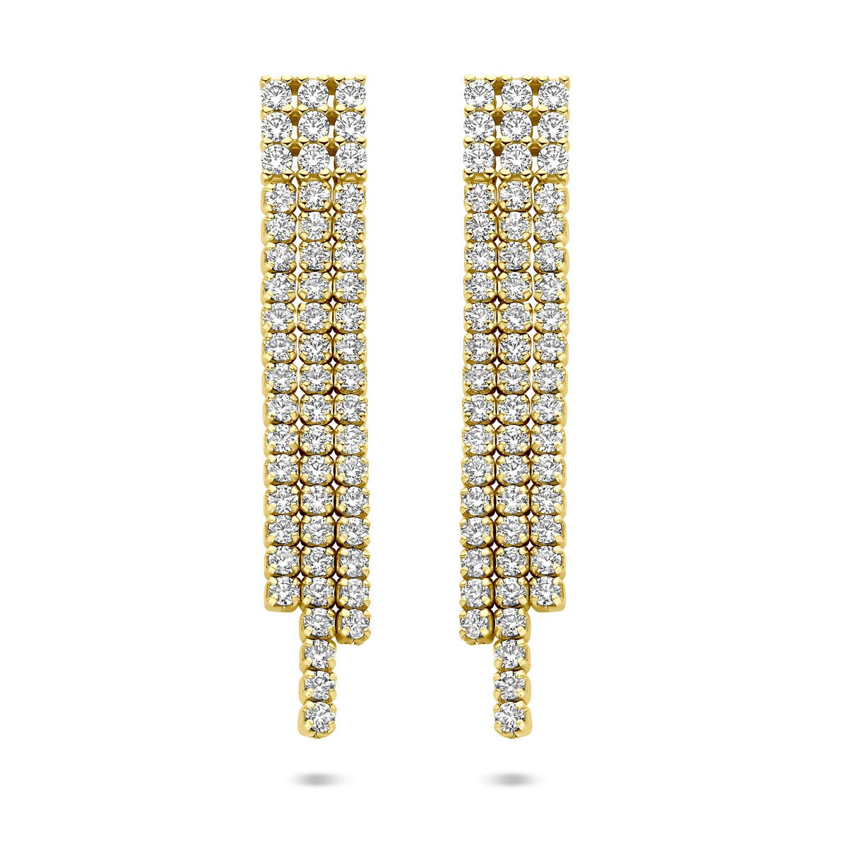 Pendientes dorados con circonitas en engaste de entorno, de 36 mm de largo.