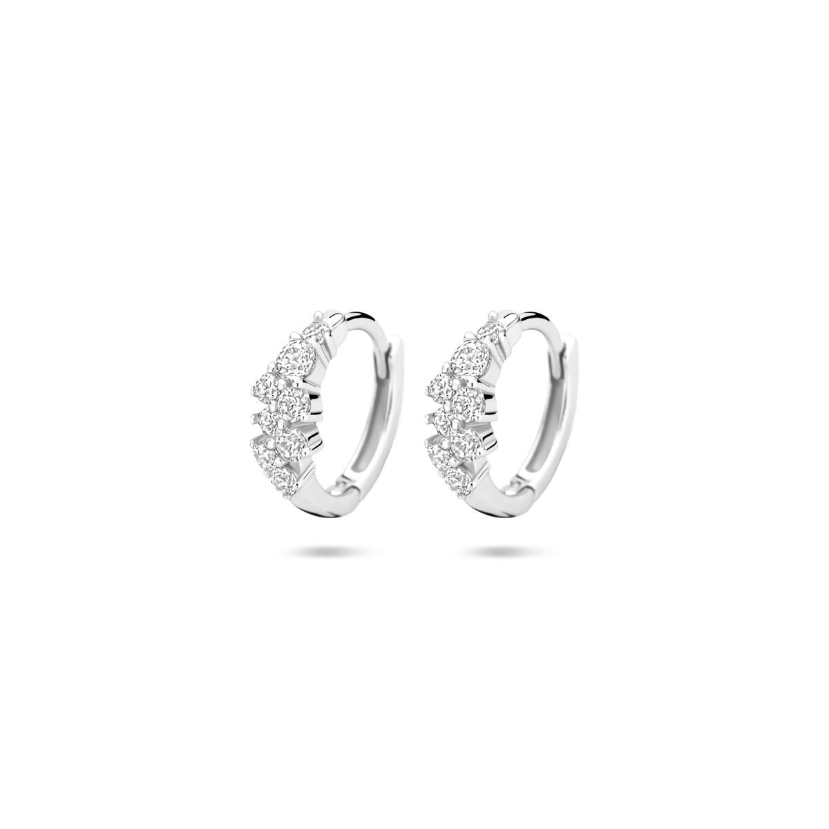 Pendientes de aro de plata con circonitas, acabado en rodio, diámetro de 13 mm.