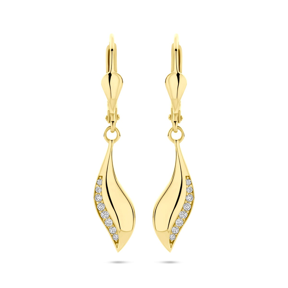 Pendientes largos de oro amarillo de 14k con zirconitas, de forma ondulada y 32 mm de altura.