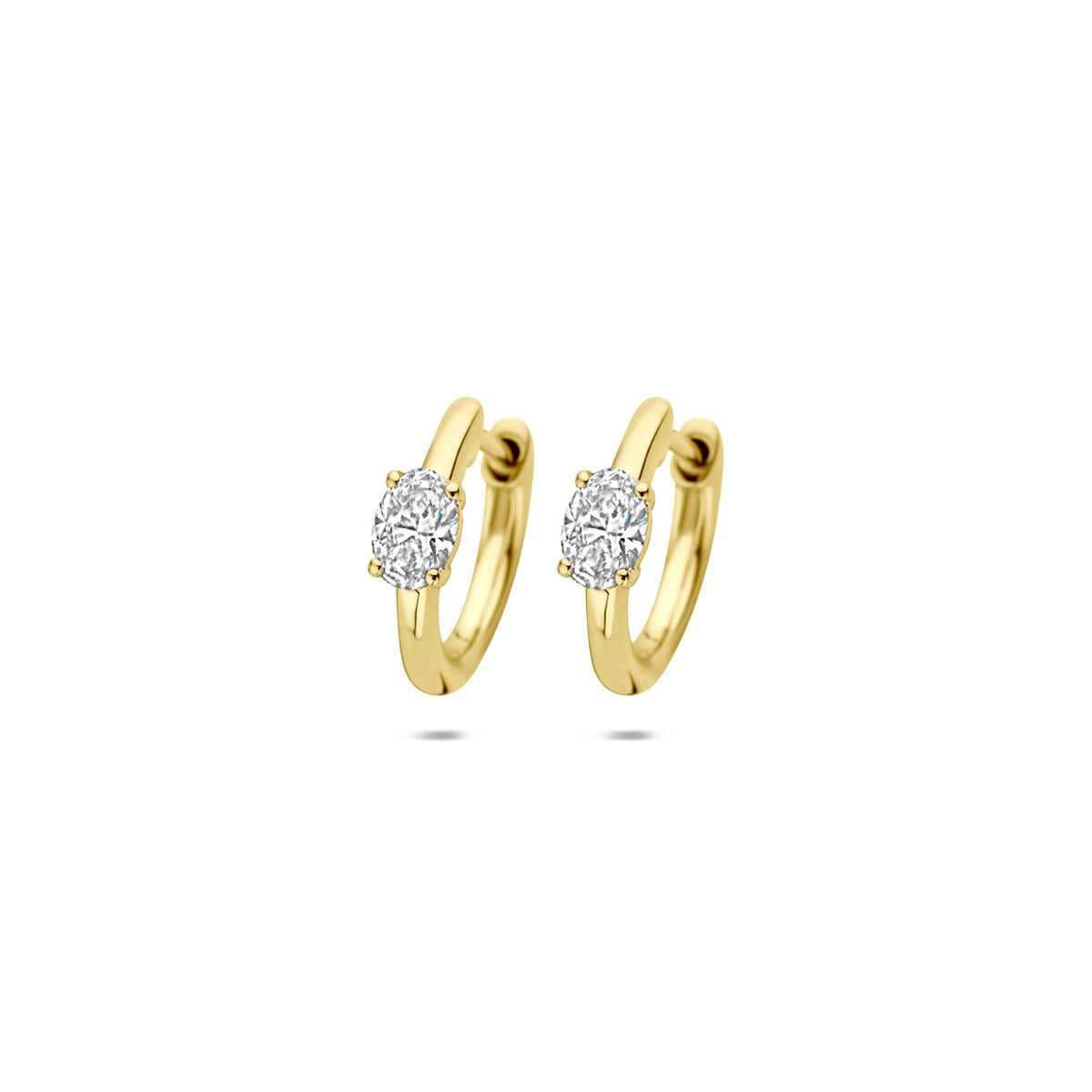 Aros de oro de 14k con diamante cultivado en laboratorio, con un diseño ovalado y brillante.