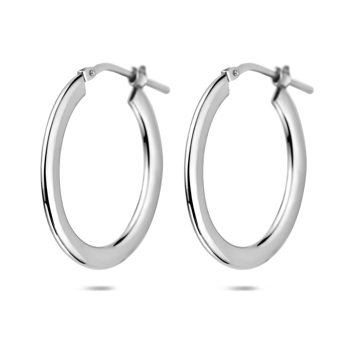 Pendientes de aro de plata rodiada en plata 925 con cierre de bisagra.