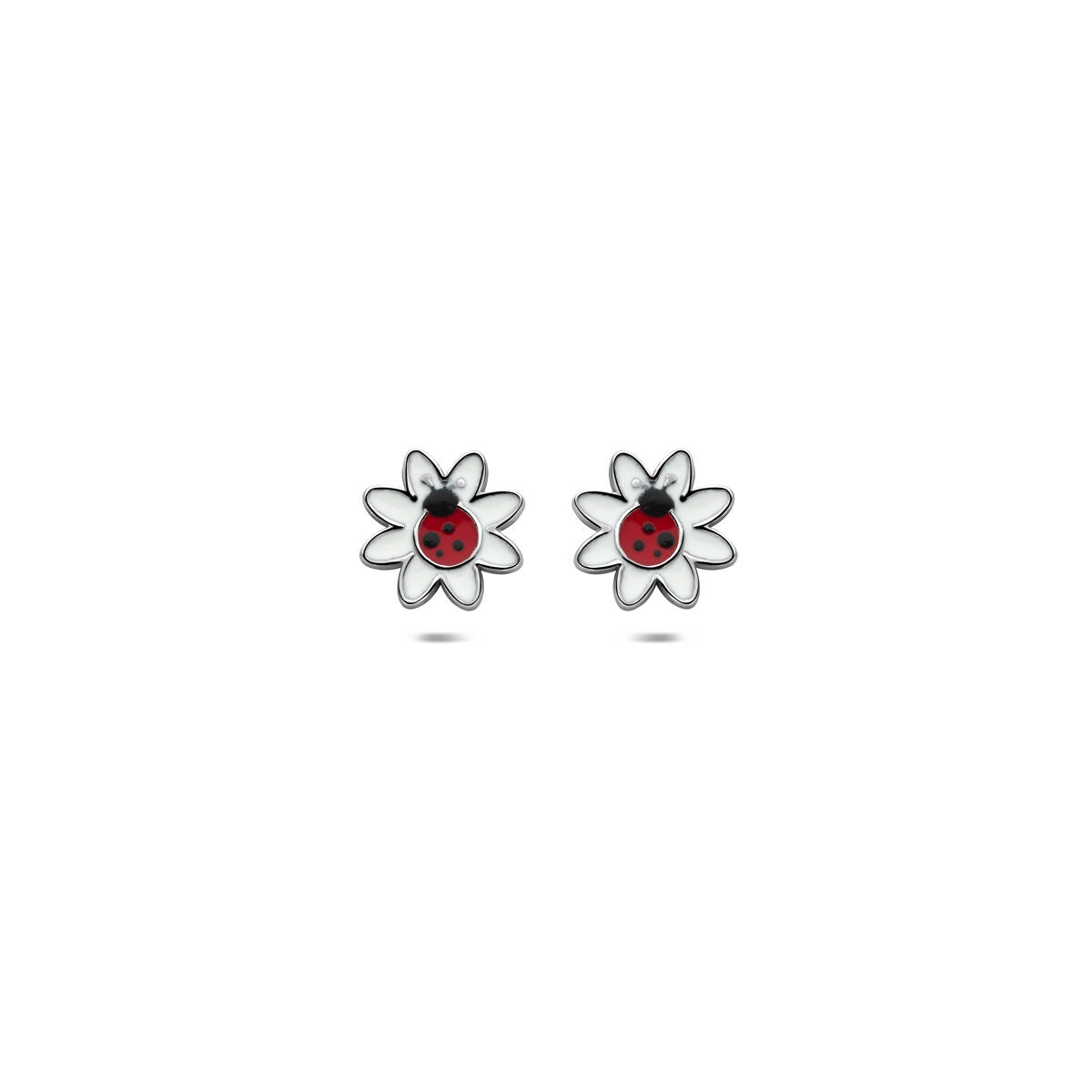 Pendientes de primera puesta de plata rodiada con forma de flor y un lindo mariquita roja.