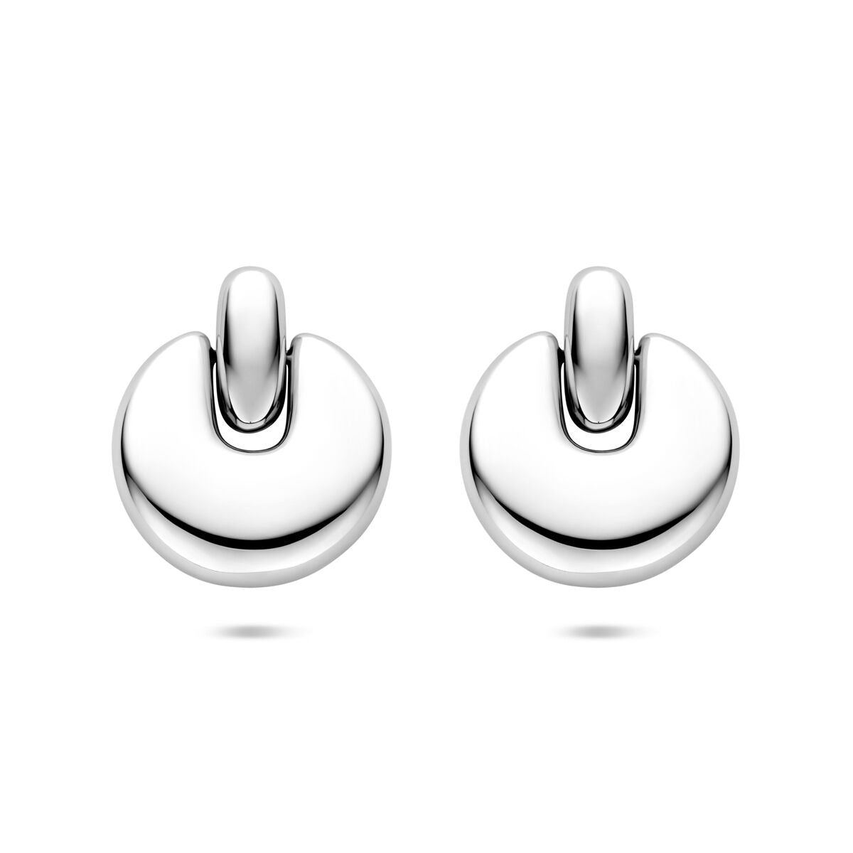 Pendientes de acero plateado en forma semicircular de 29,5 mm.