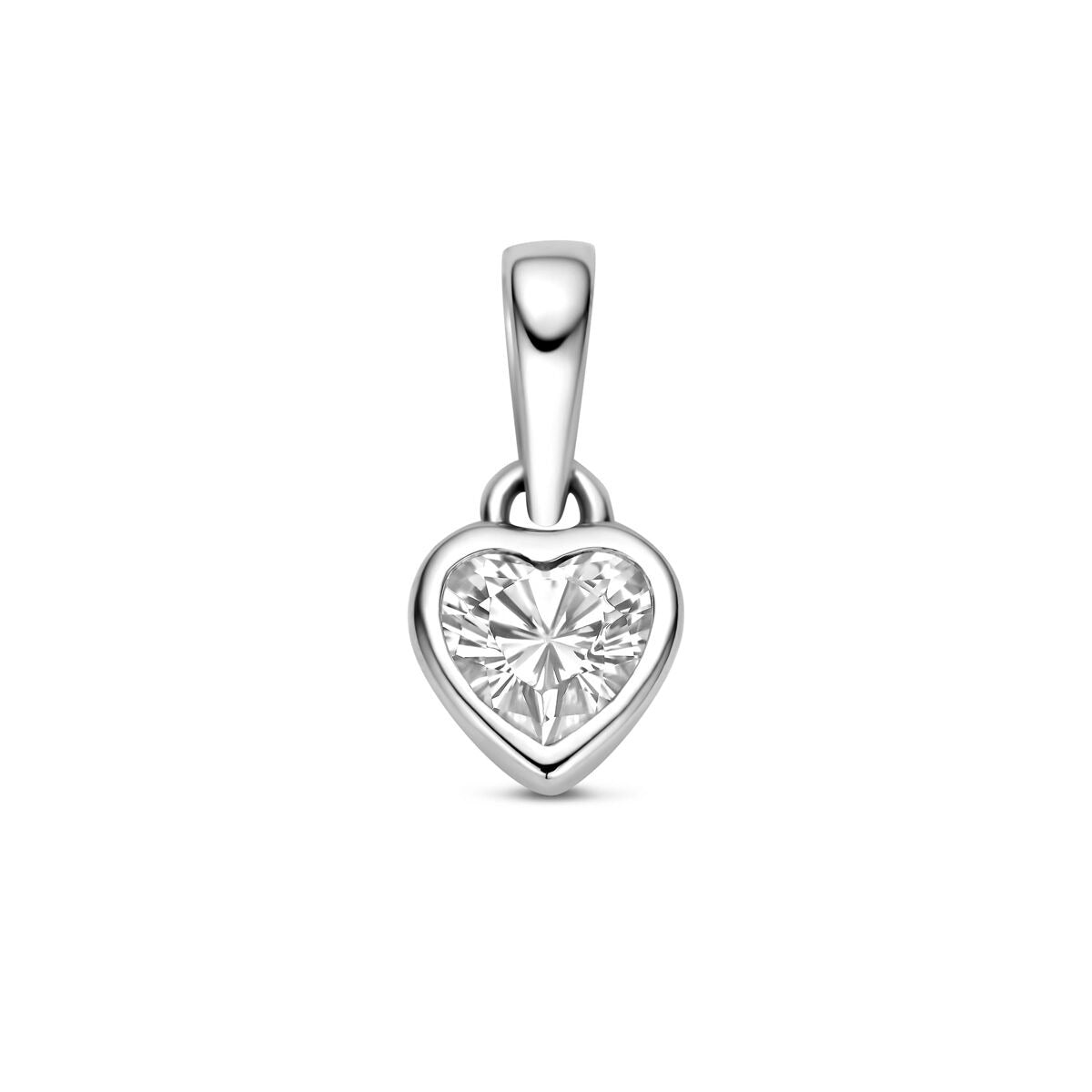 Colgante de corazón de plata rodiada con circonita brillante.