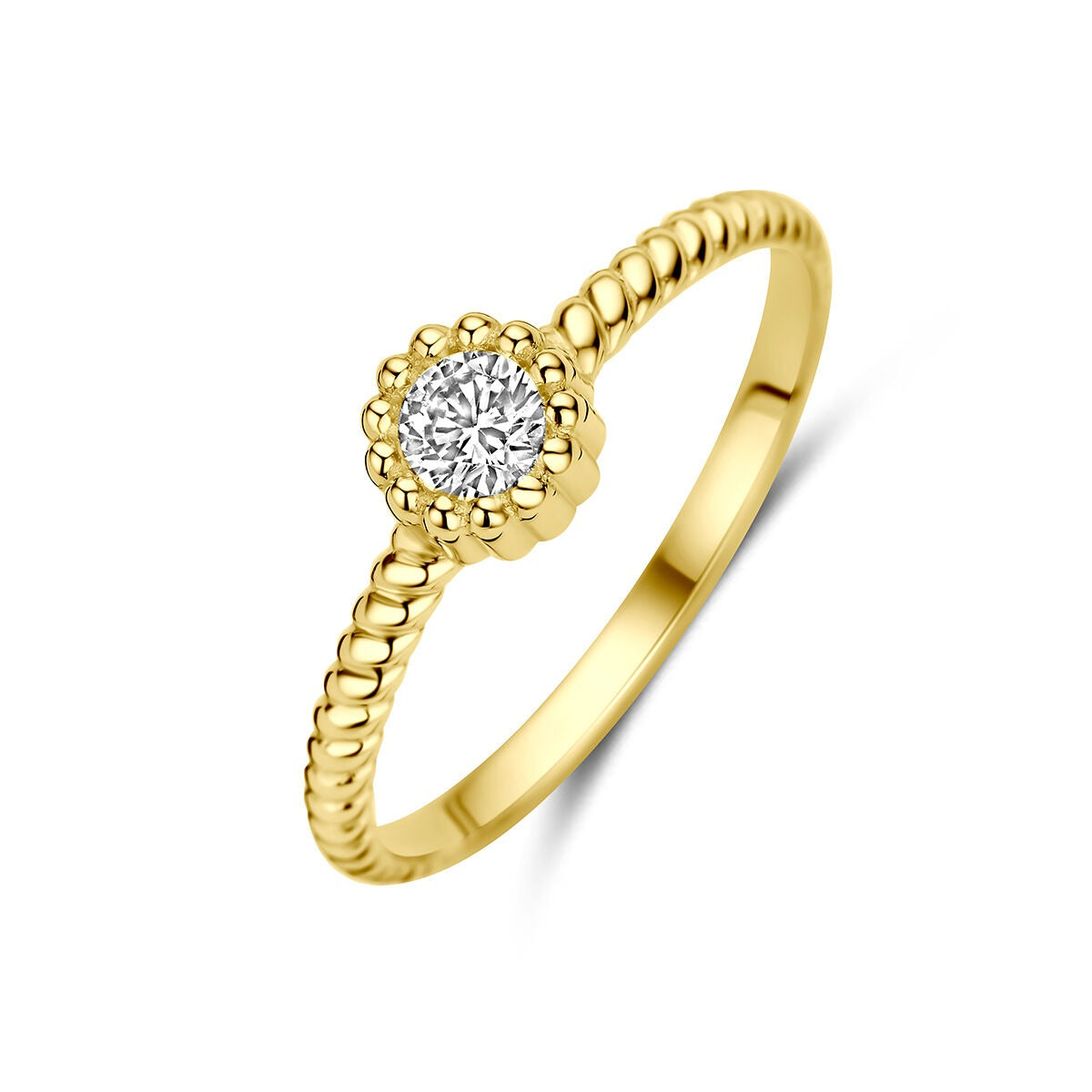 Anillo de oro amarillo de 9 quilates con zirconia, con un diseño de banda texturizada y piedra central brillante.