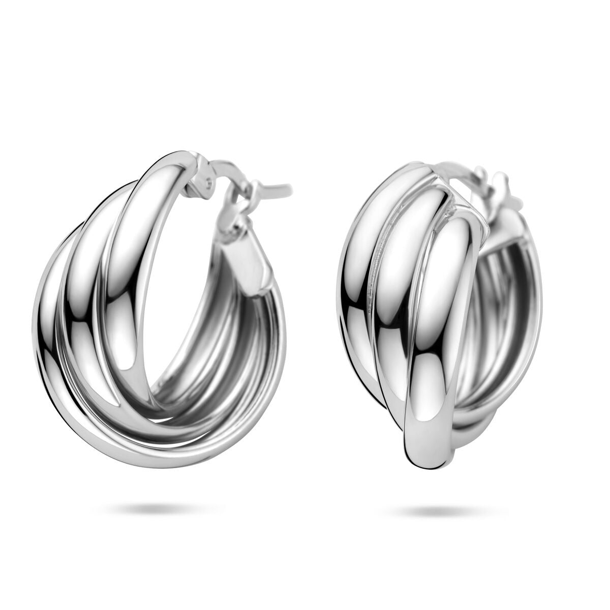 Aros de plata rhodium, con diseño trenzado, de 21x9 mm.