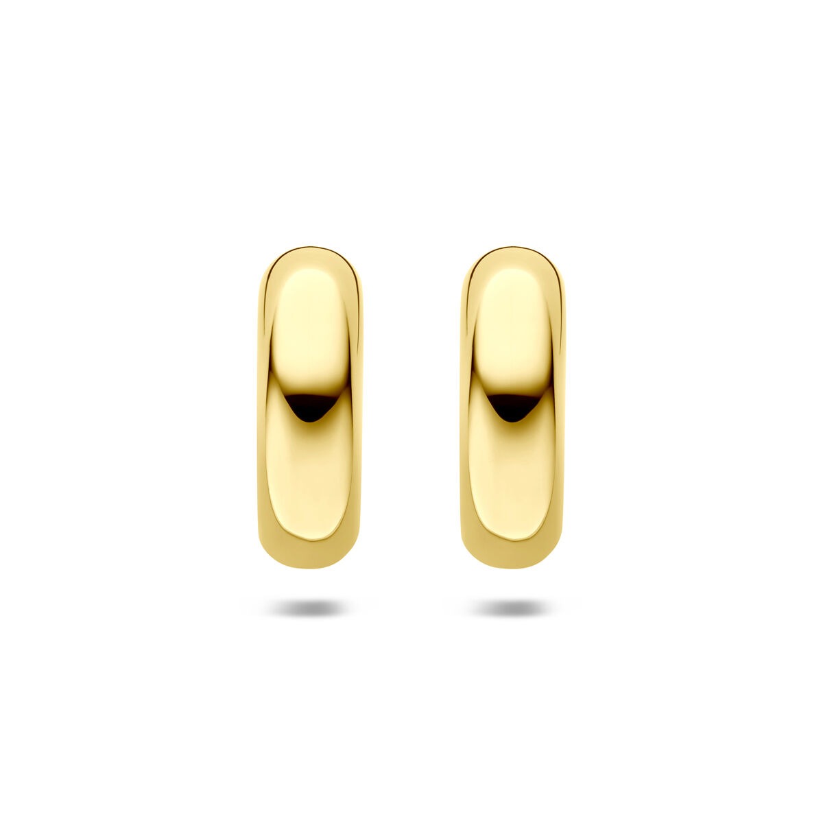 Aros de acero con acabado PVD amarillo, de forma ovalada y medidas 31x10mm.