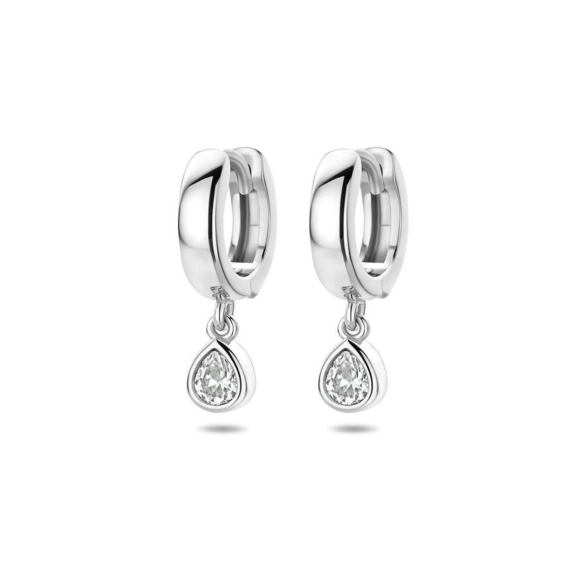 Pendientes de aro de plata 925 rodiada con charms en forma de pera de circonita.