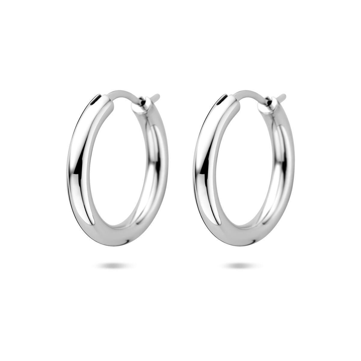 Pendientes de aro plateados de 11 mm, con acabado rhodium.