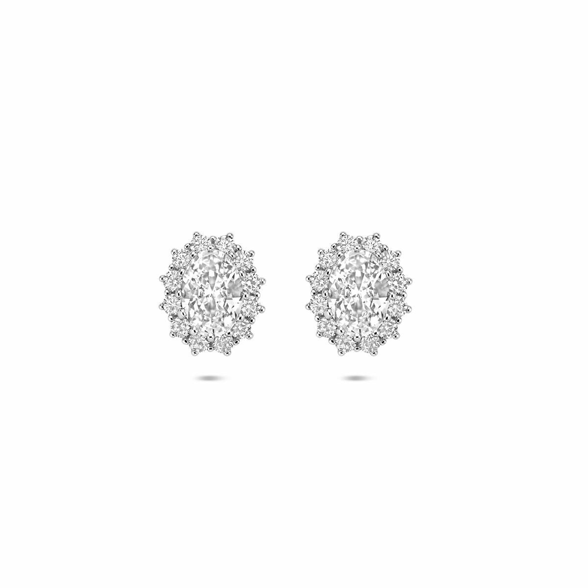 Pendientes de zirconia en plata de ley 925, con acabado rodiado y forma ovalada.