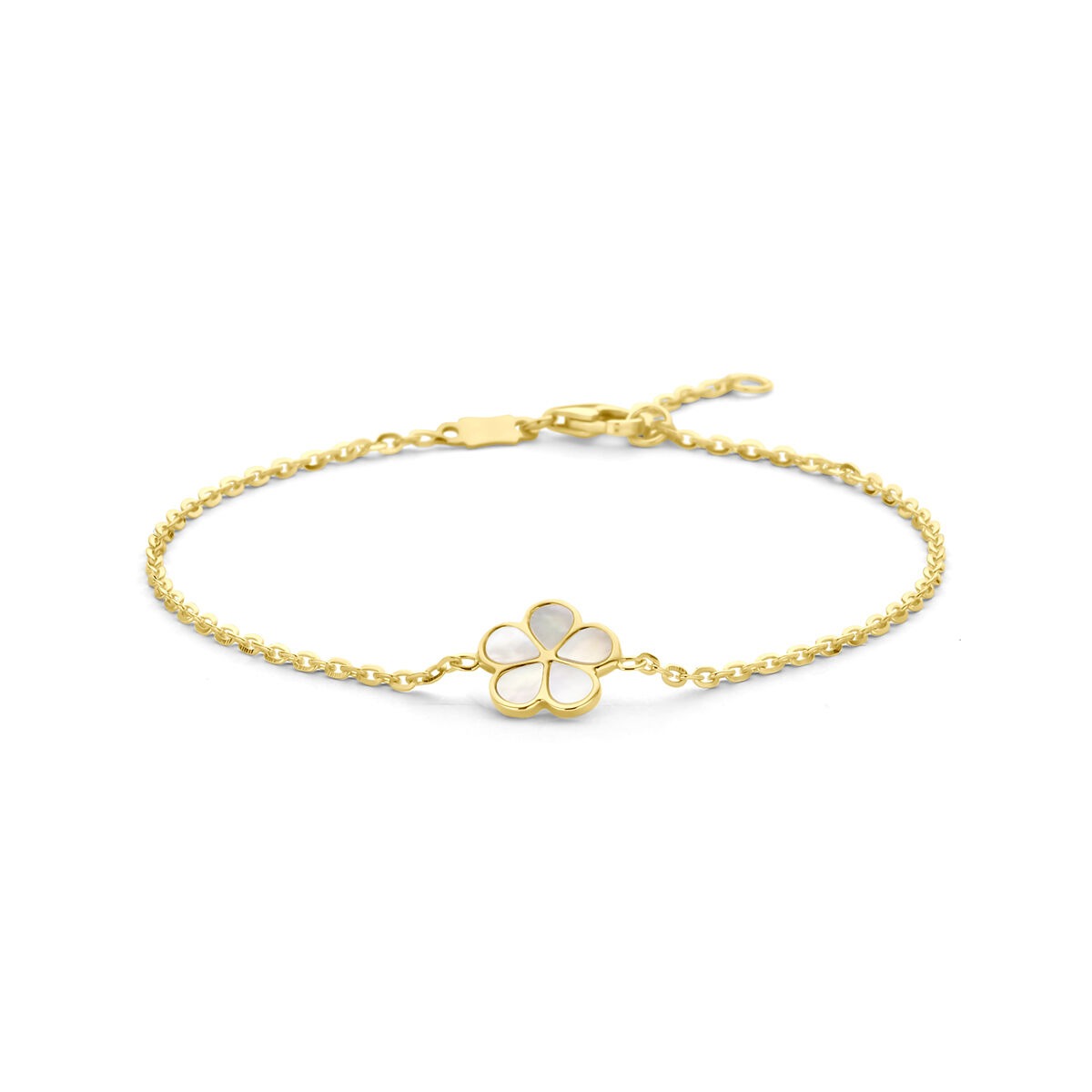 Pulsera dorada de 14k con flor de nácar en el centro.