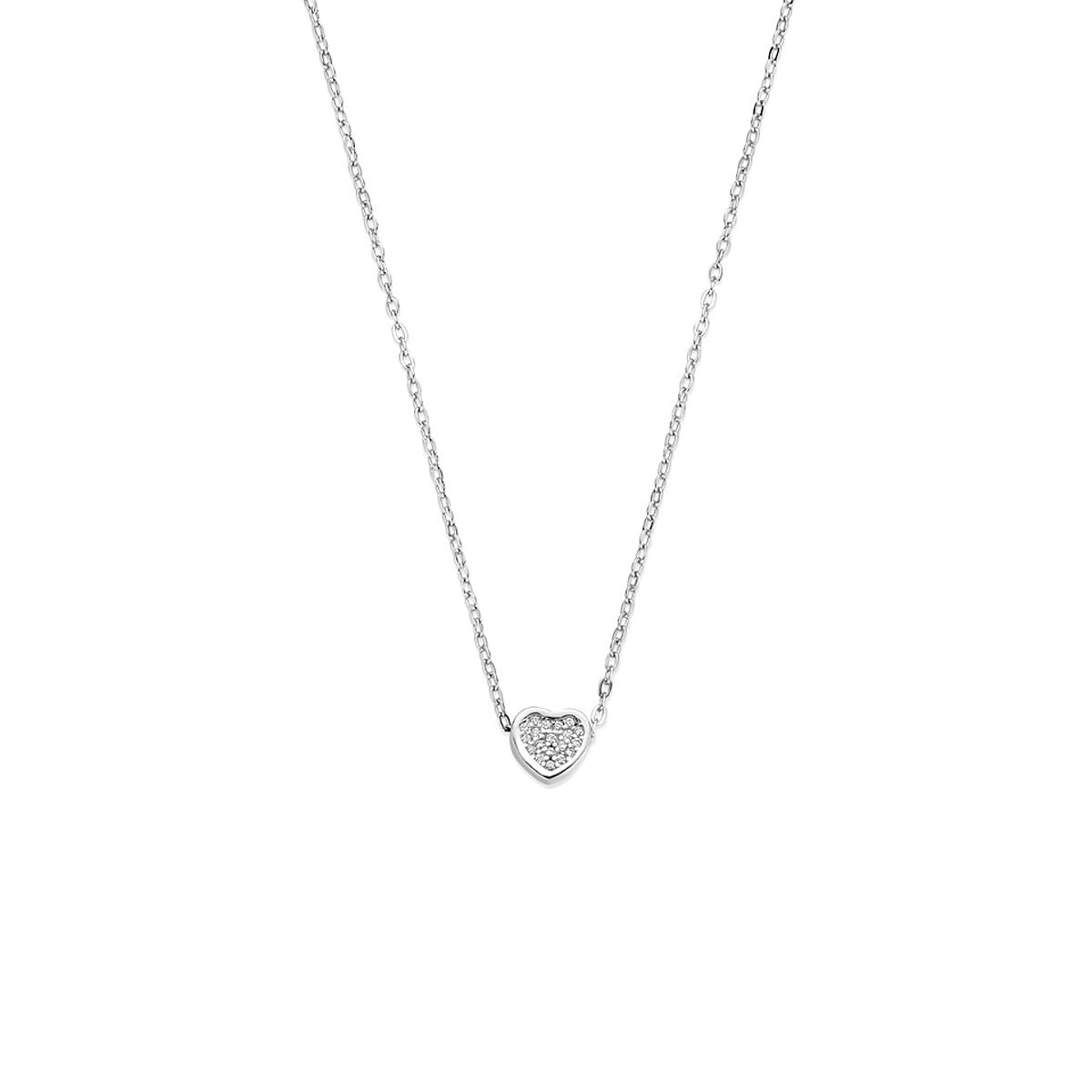 Cadena de plata con colgante en forma de corazón adornado con circonitas.
